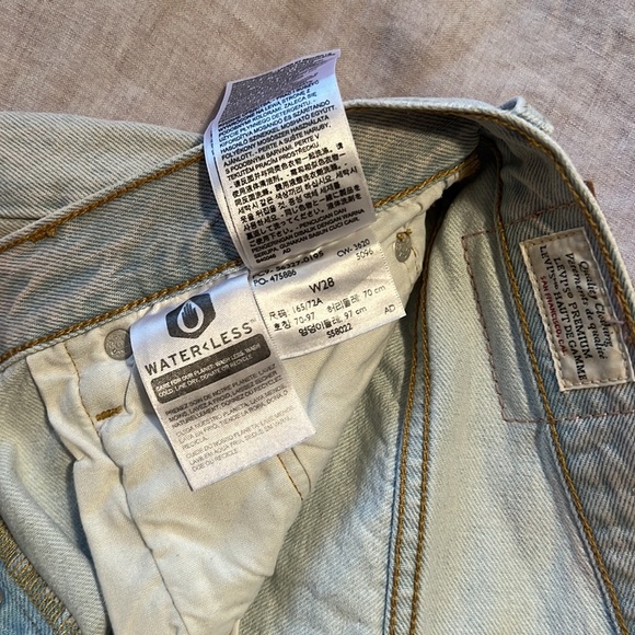 Levi’s 501 Hi Rise Women’s Light Blue Pink Tint Raw Hem Shorts/Sz:28 - Picture 7 of 7